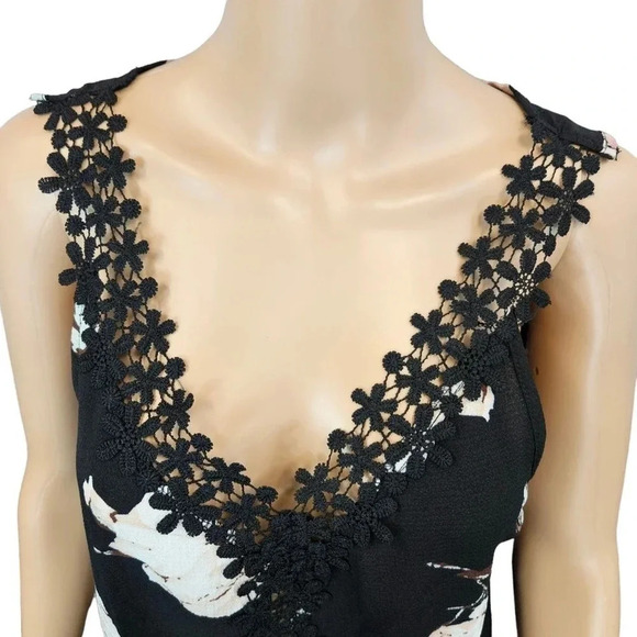 SHEIN Size L Black and Floral Tank Top with Lace Detail Straps and Plunge Neck - Picture 7 of 11